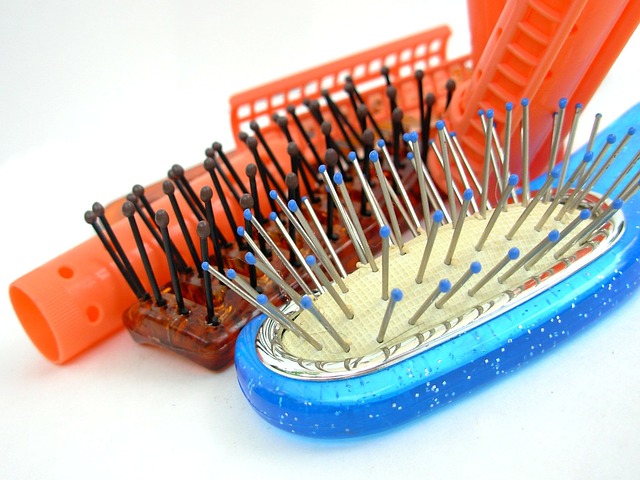 How to Clean a Hairbrush Lint