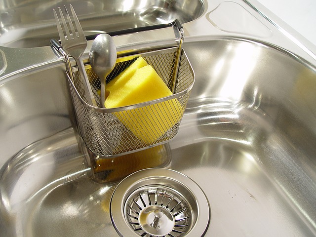 How to Clean Kitchen Sink Drain
