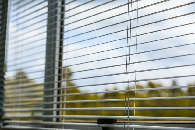 How to Clean Kitchen Venetian Blinds