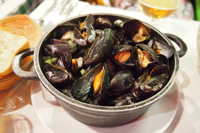 How to Clean Mussels
